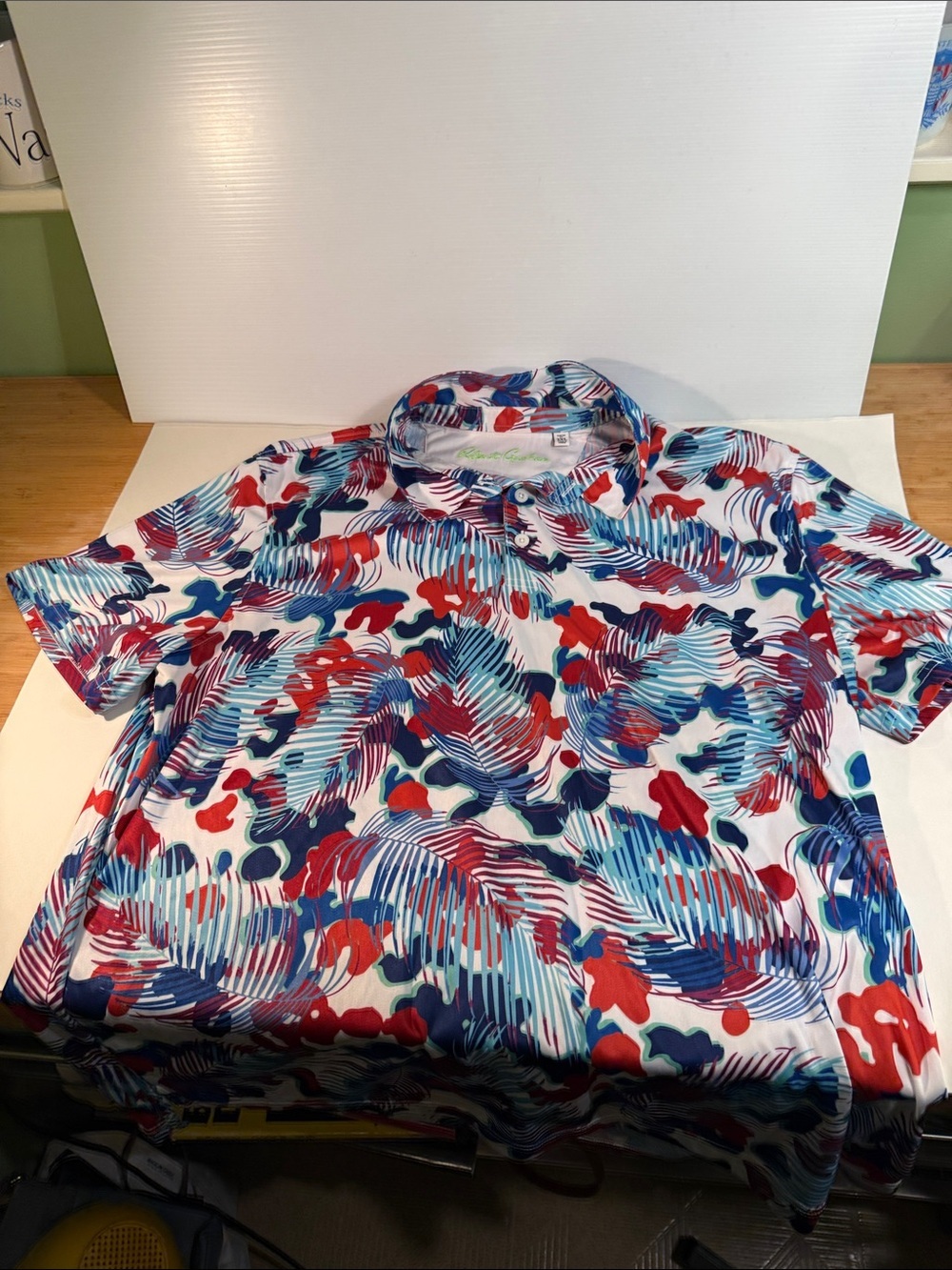 Robert Graham Multicolor Palm-Print Top - White Base with Red & Blue - Picture 3 of 9